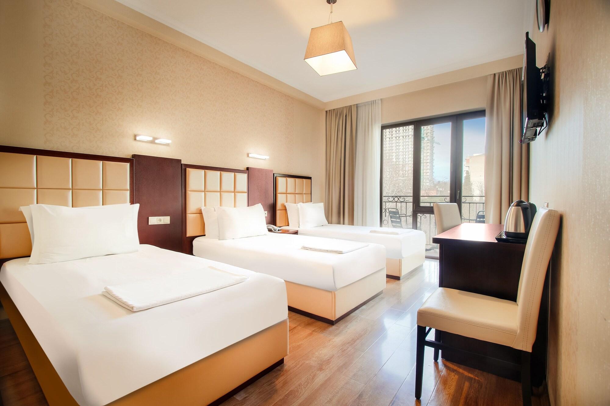 Gtm Plaza Hotel Тбилиси Екстериор снимка