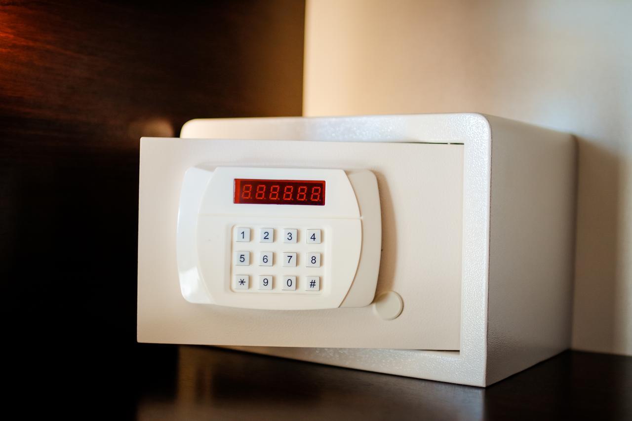 Gtm Plaza Hotel Тбилиси Екстериор снимка