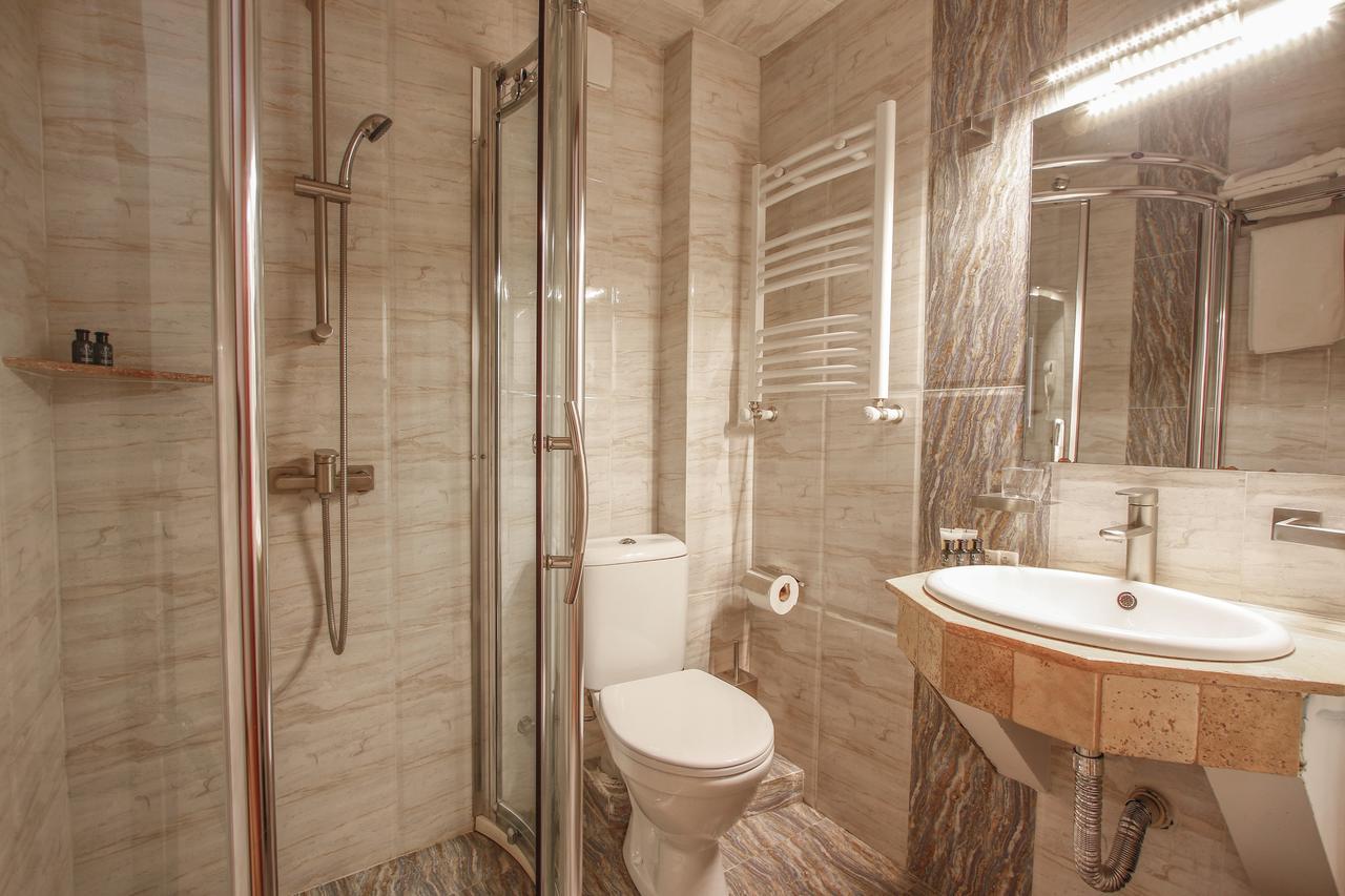 Gtm Plaza Hotel Тбилиси Екстериор снимка
