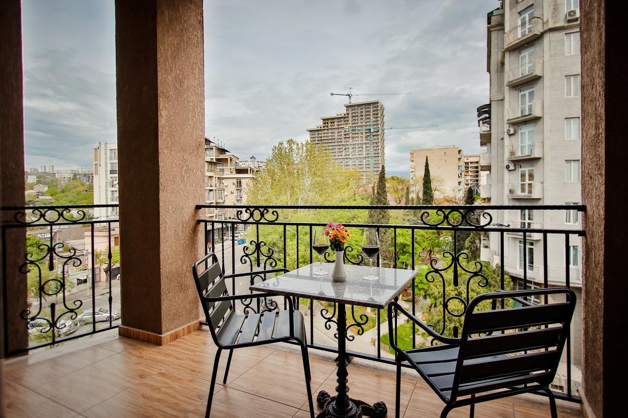 Gtm Plaza Hotel Тбилиси Екстериор снимка