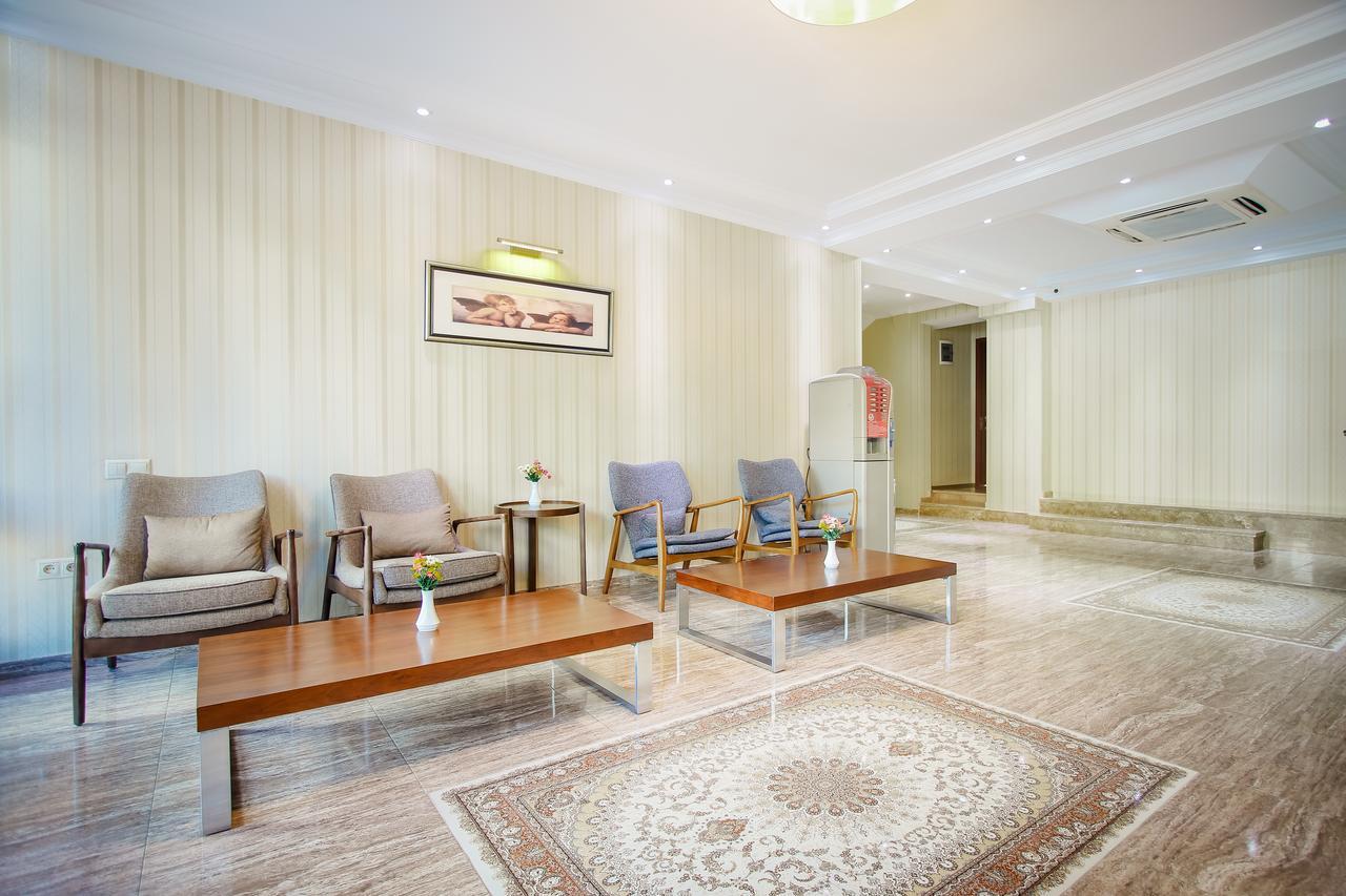 Gtm Plaza Hotel Тбилиси Екстериор снимка