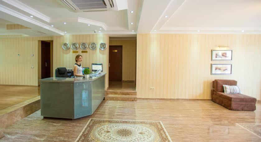 Gtm Plaza Hotel Тбилиси Екстериор снимка
