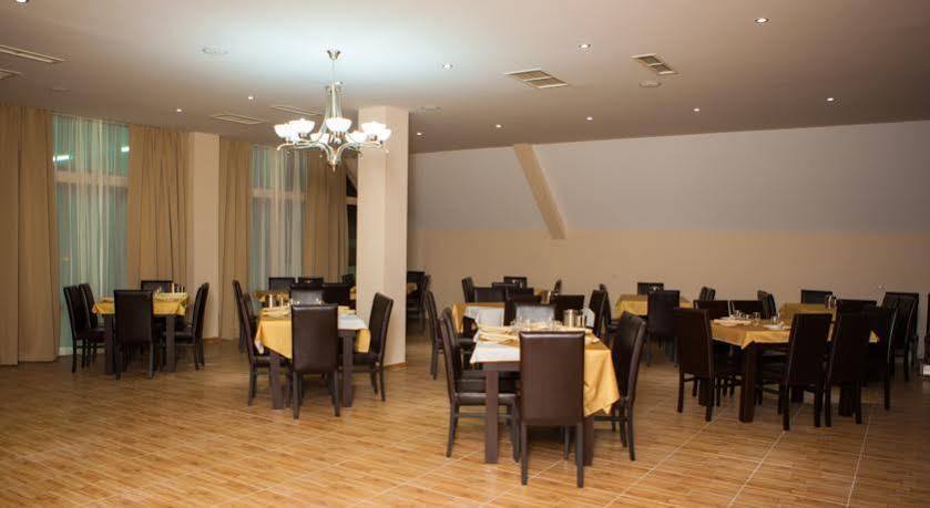 Gtm Plaza Hotel Тбилиси Екстериор снимка